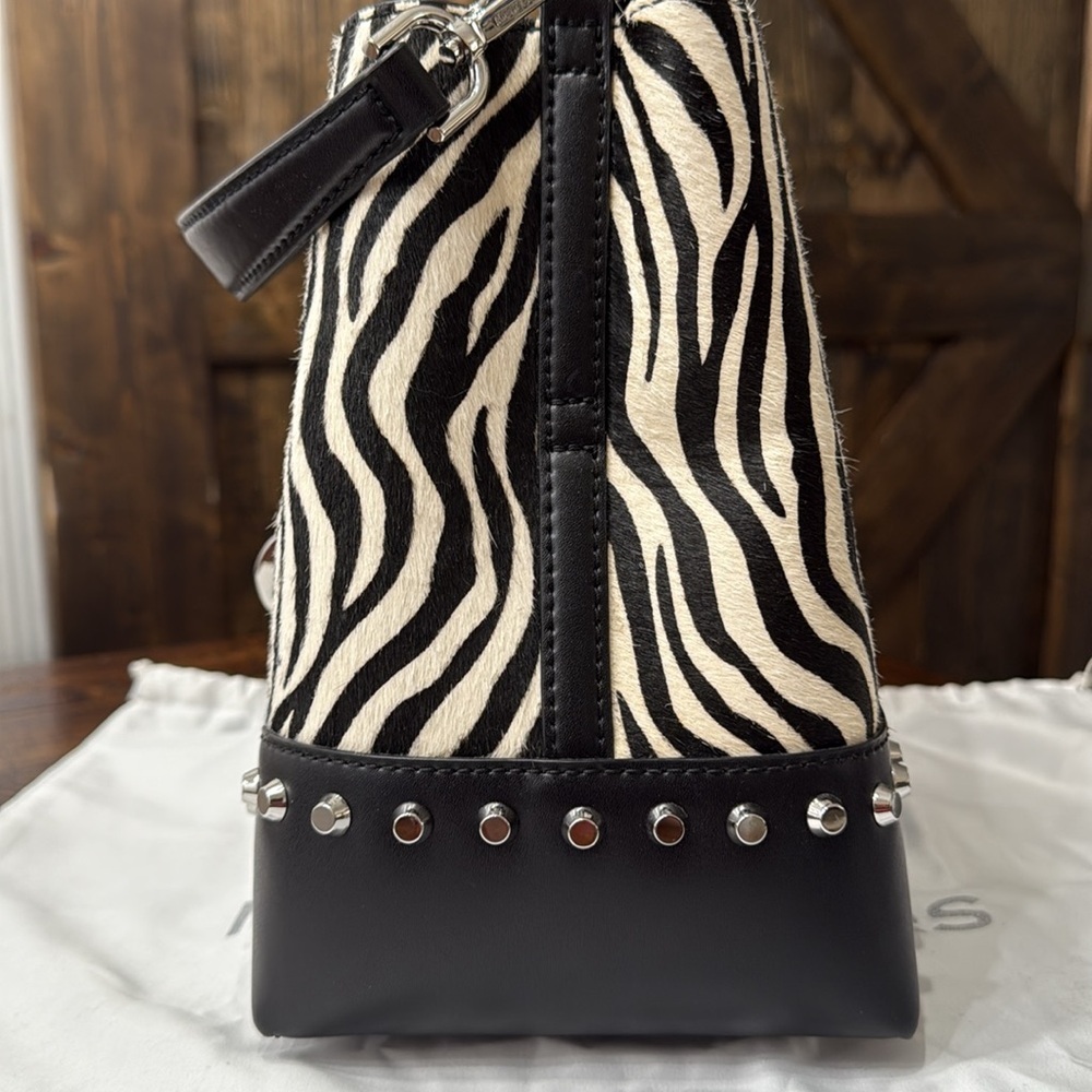 MICHAEL KORS Mercer Gallery Satchel Bucket - Picture 7 of 15